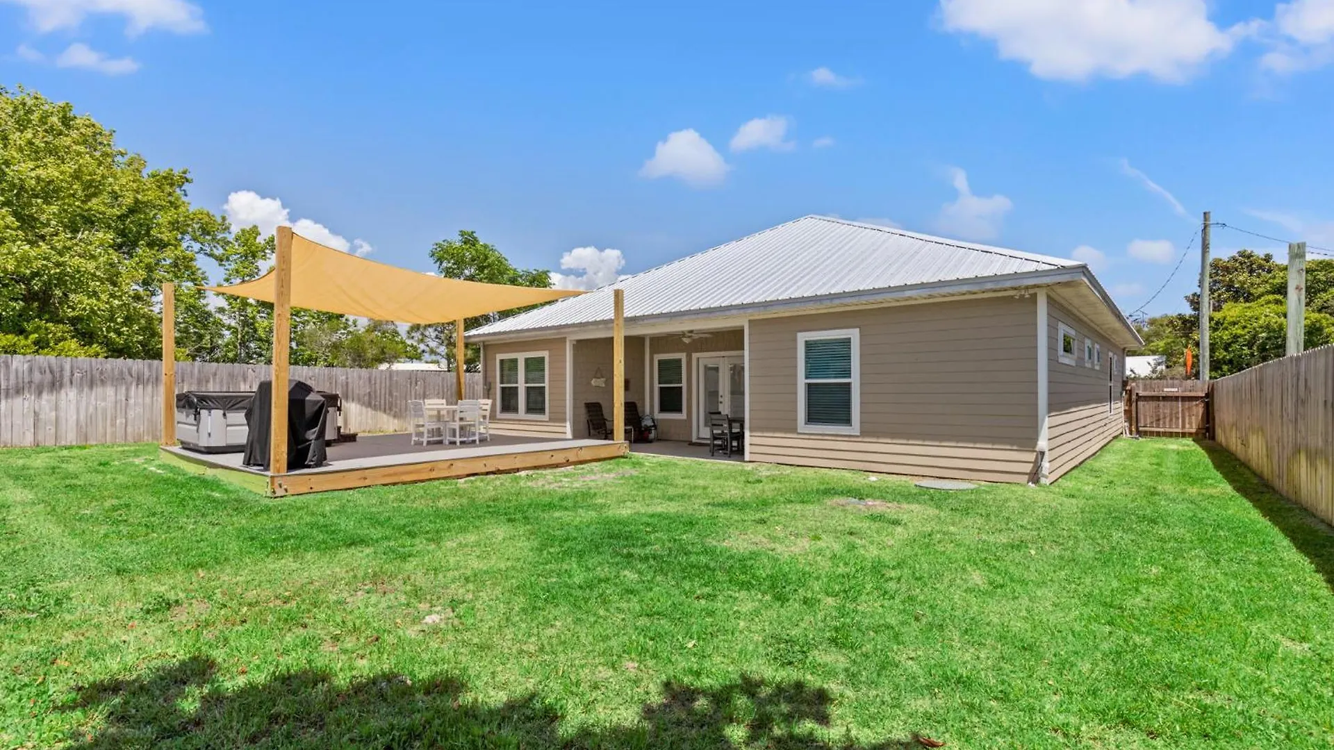 Amazing New 3Br/2Ba Laguna Beach! / 6P Golf Cart: 2 Mins To Beach/West Pcb Panama City Beach