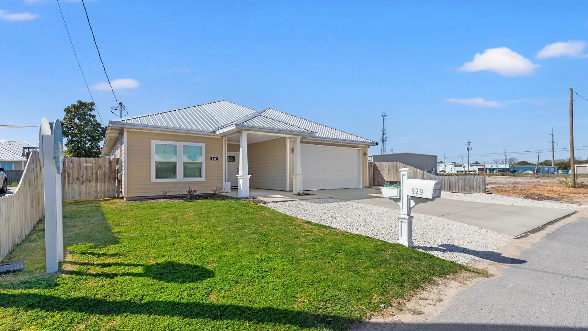 Semesterbostad Amazing New 3Br/2Ba Laguna Beach! / 6P Golf Cart: 2 Mins To Beach/West Pcb Panama City Beach