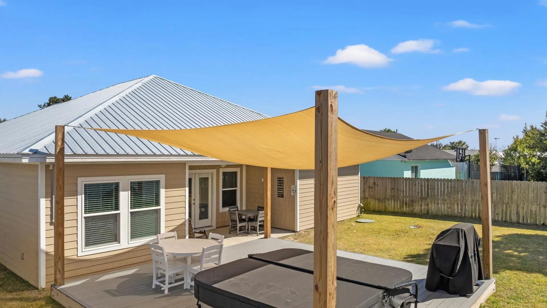 Amazing New 3Br/2Ba Laguna Beach! / 6P Golf Cart: 2 Mins To Beach/West Pcb Panama City Beach Holiday home